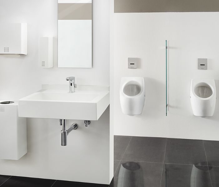 Elekronische-Waschtisch-Armatur-XERIS-E-und-Urinalsteuerung-EDITION-E_ electronic-washbasin-tap-XERIS-E-and-urinal-control-EDITION-E